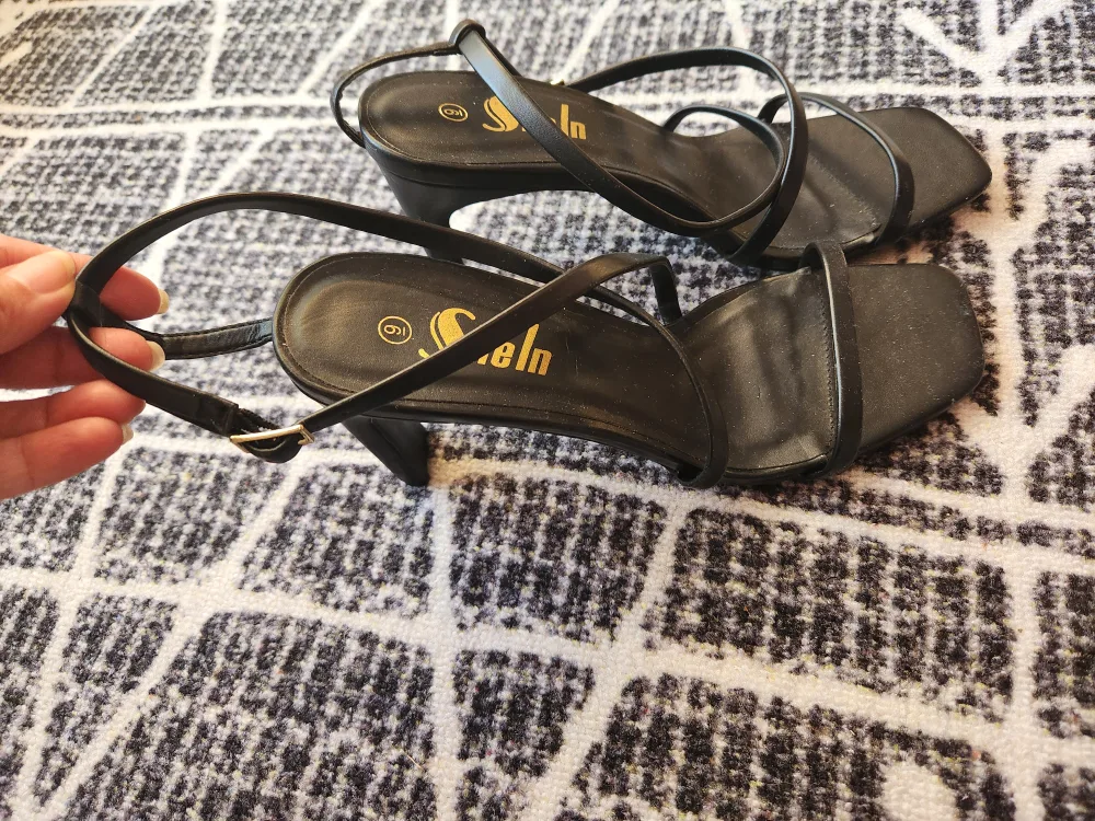SheIn Black Heels - Size 9 thumbnail