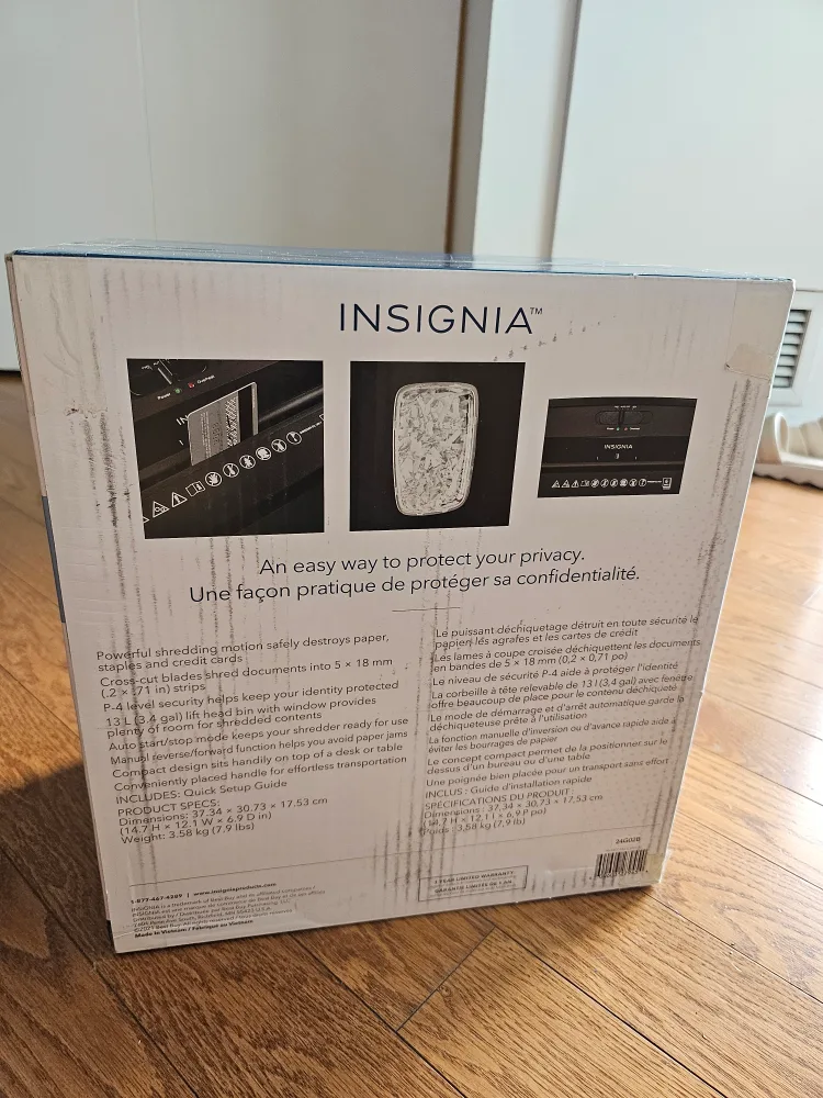 🥕 Insignia 6-Sheet Cross-Cut Shredder - New in Box! image indicator(3)