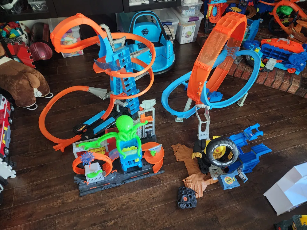 Hot Wheels Track Set thumbnail