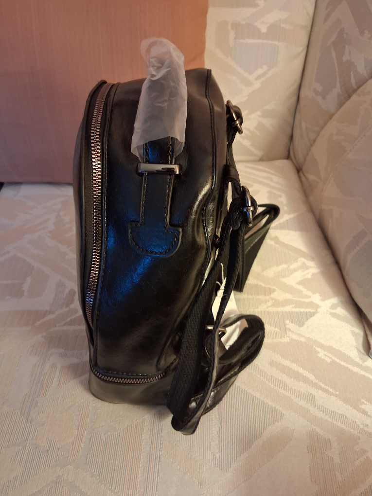 Black genuine leather backpack - photo 2