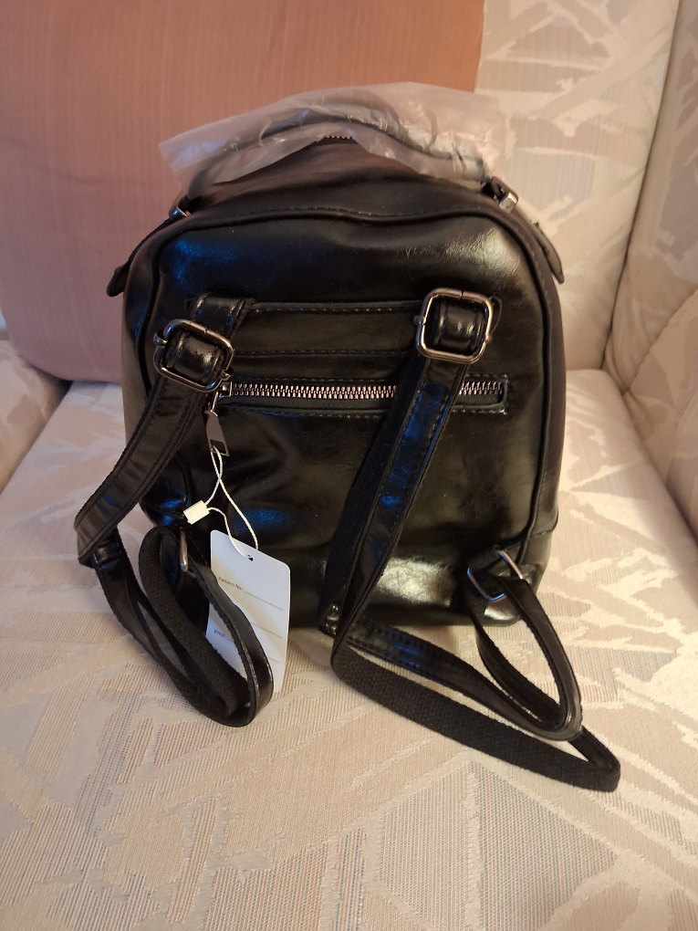 Black genuine leather backpack - photo 3