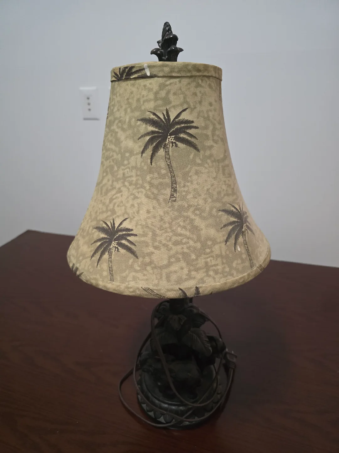 2 - Palm Tree Accent Lamp image indicator(2)