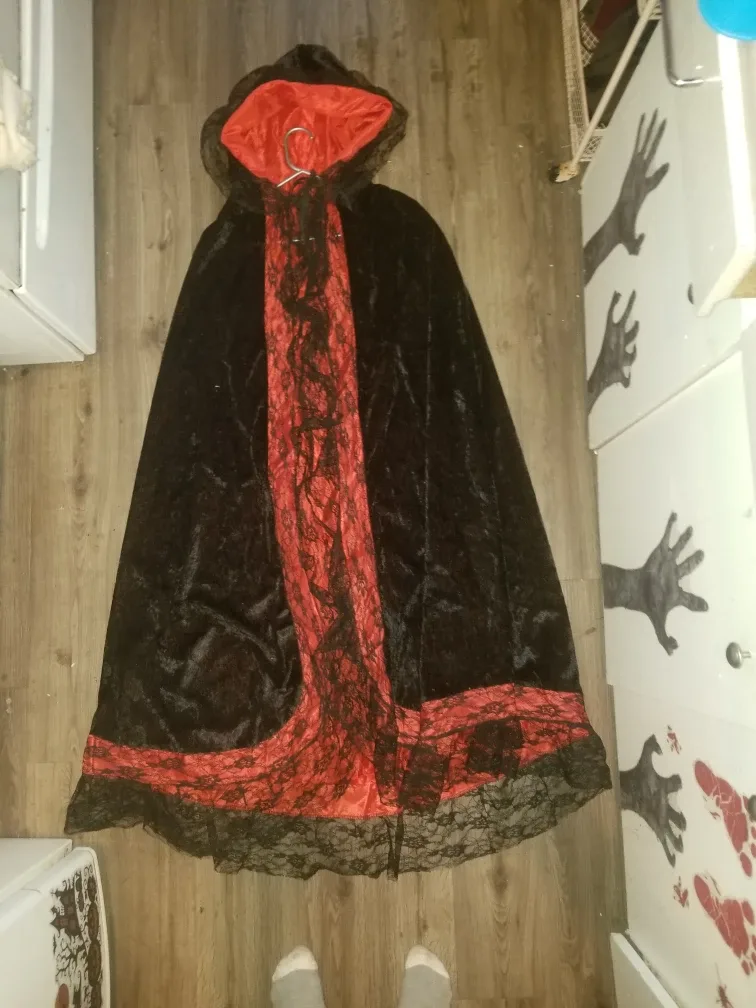 Black & Red Costume Cape thumbnail