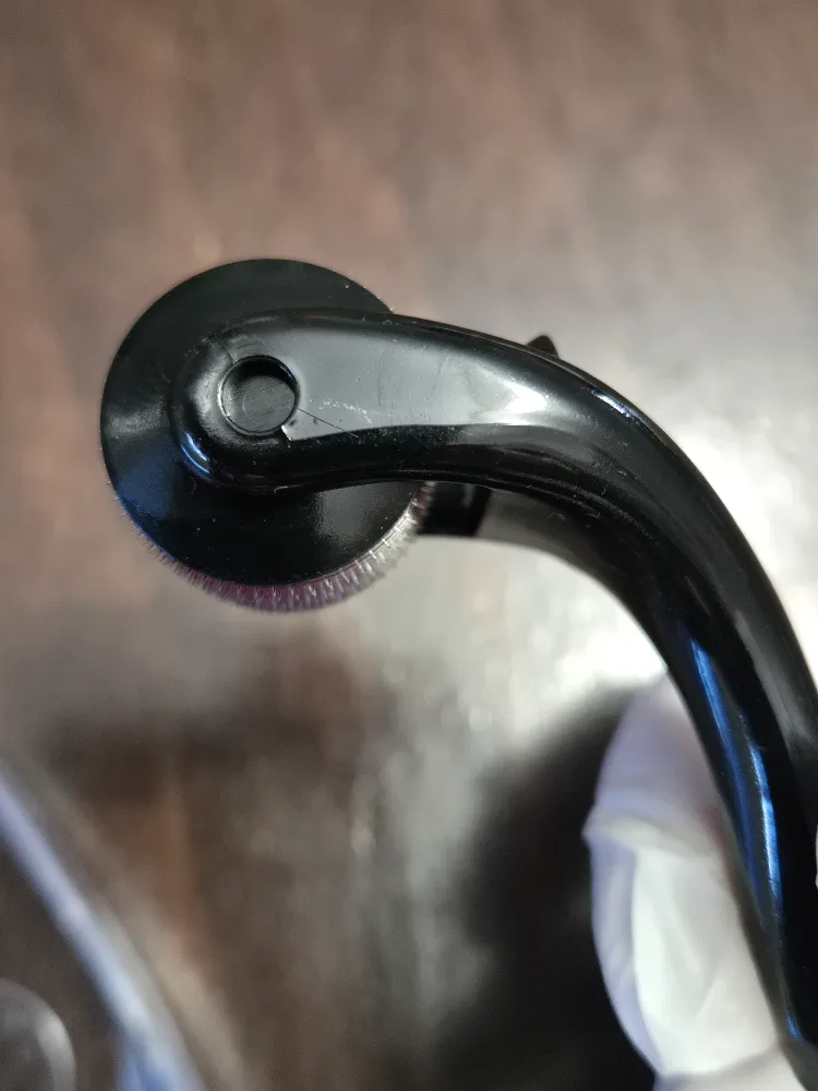 Derma Roller with Case (Never used) image indicator(5)