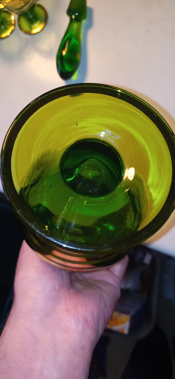 Vintage Green & Gold Glass Decanter Set image indicator(7)