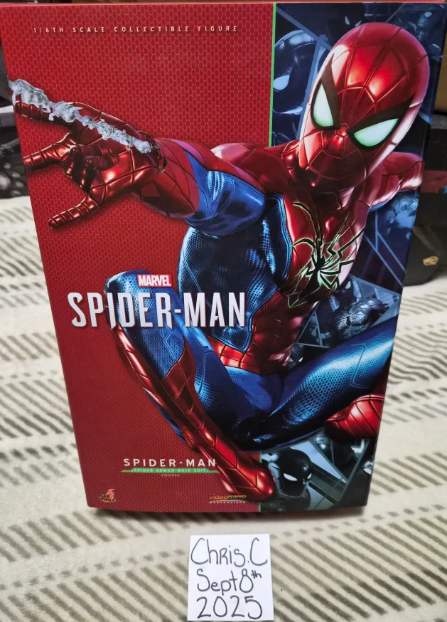 Hot toys Spiderman New  1/6 figures $250 each thumbnail