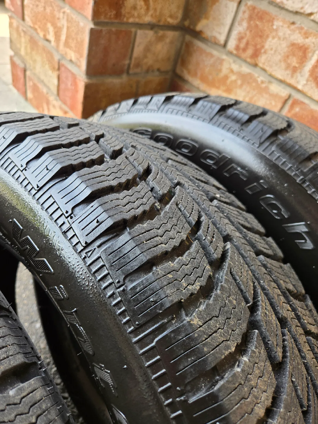 BF Goodrich Winter T/A 235/60R18 Tires - Set of 4 image indicator(9)