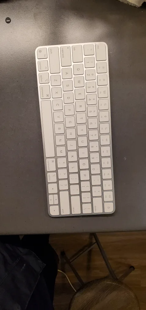 Apple Magic Keyboard (lightning port) thumbnail
