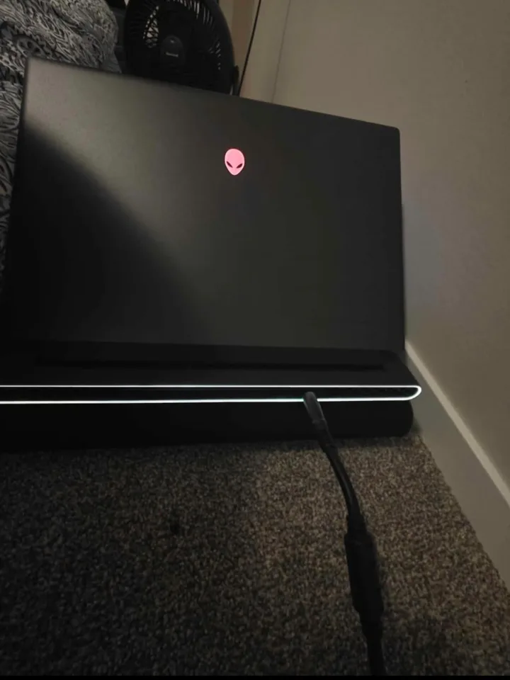 Alienware m16 R1 Gaming Laptop - Excellent Condition image indicator(4)