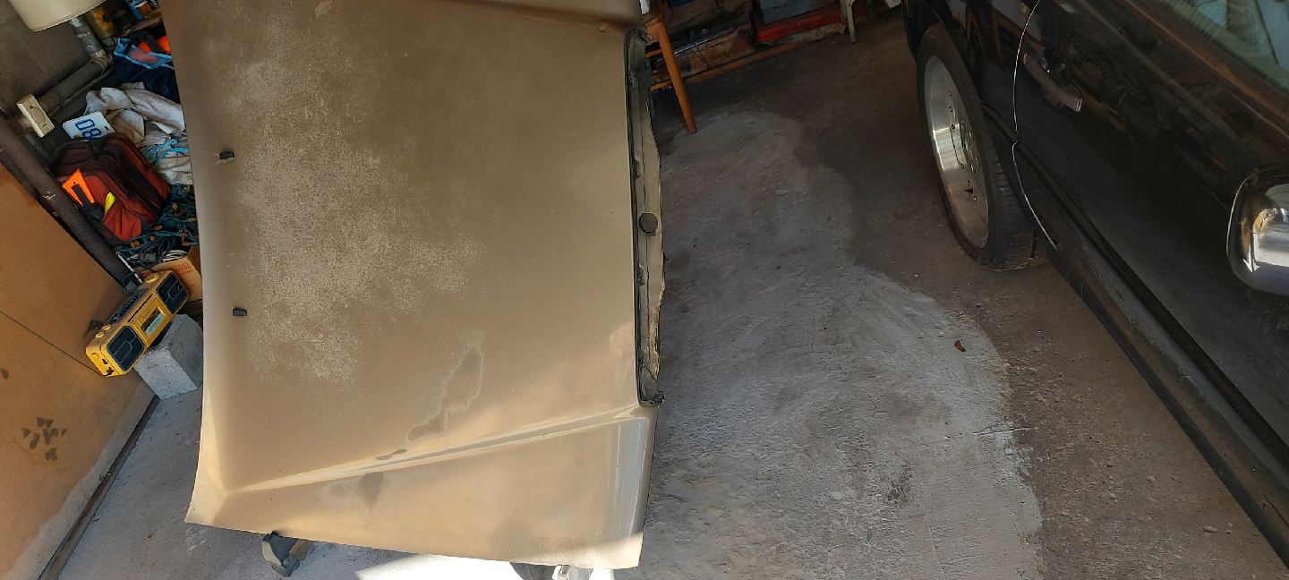 Mercedes front hood W124 - photo 2