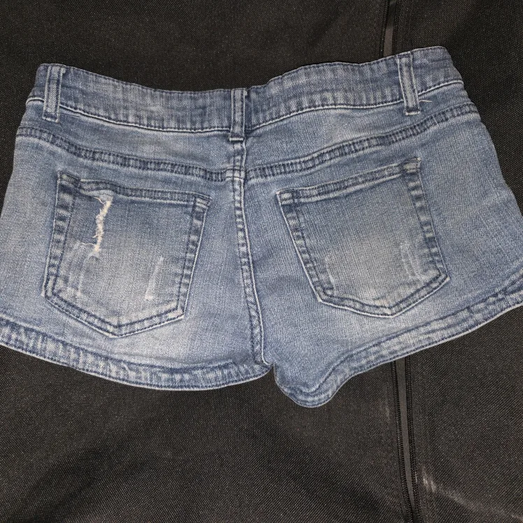 21 Denim Women's Jean Shorts - Size 27 image indicator(2)