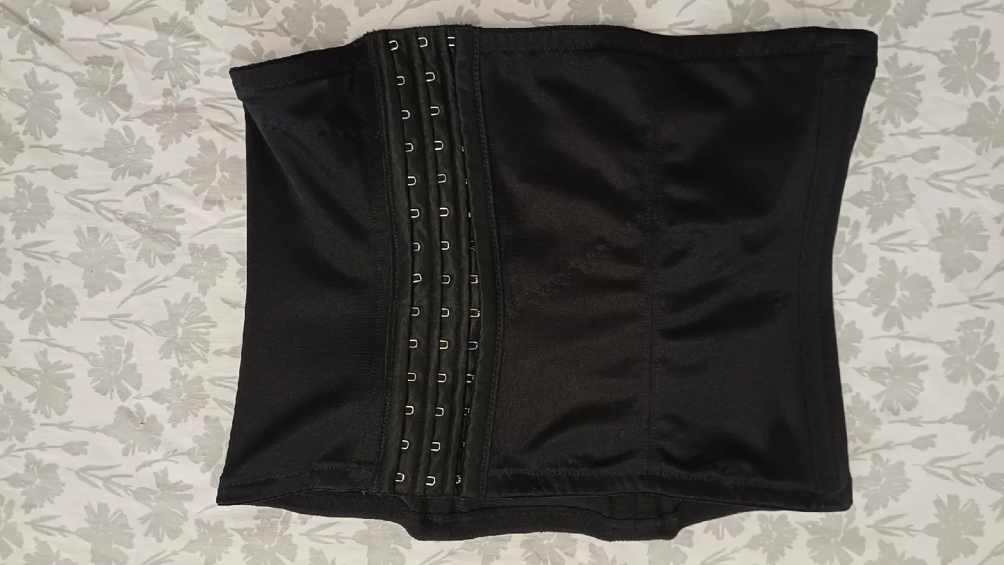Brand new Triumph Black Corset/shaper Size M image indicator(4)