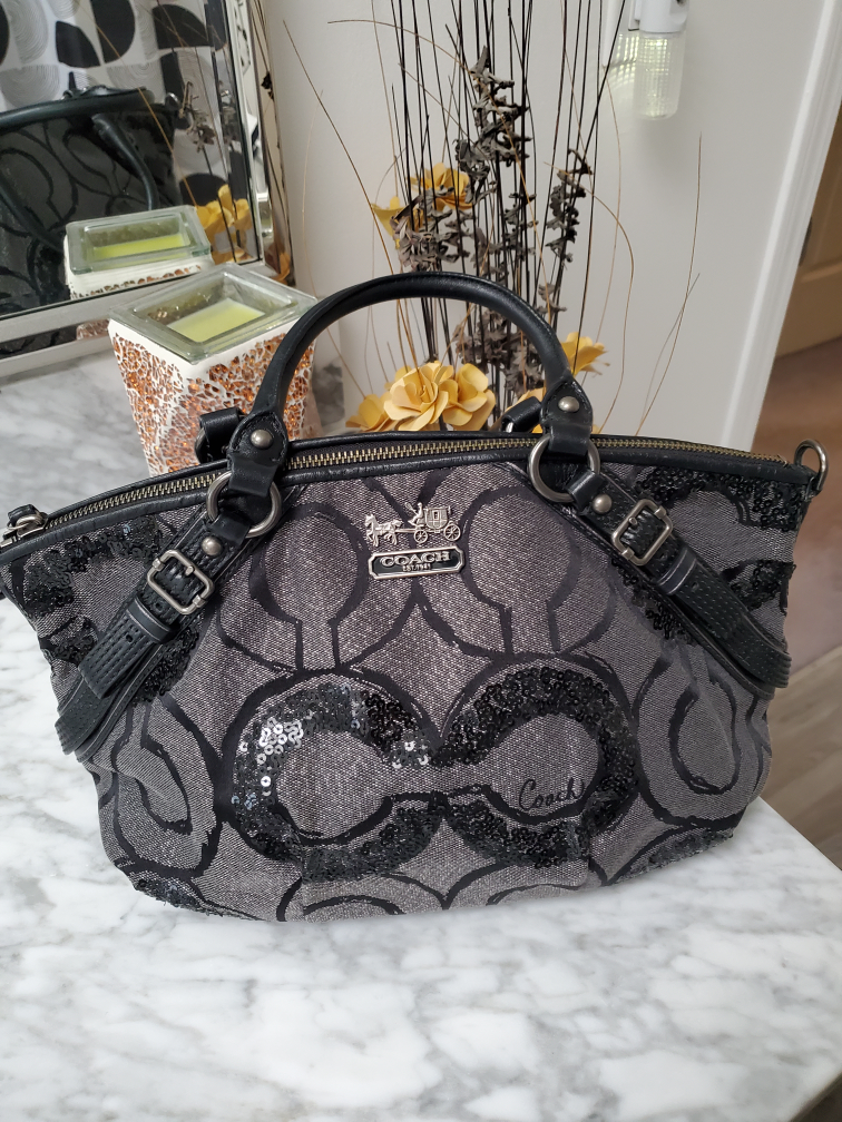 Coach Est. 1941 Black/Grey Sequin Handbag - photo 2