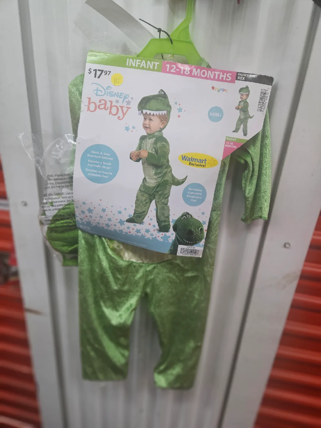 Halloween Costumes & Decor image indicator(6)