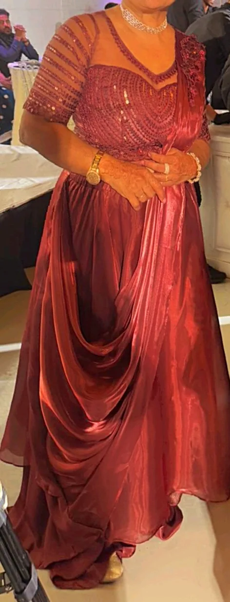 Maroon Sequin Lehenga image indicator(3)