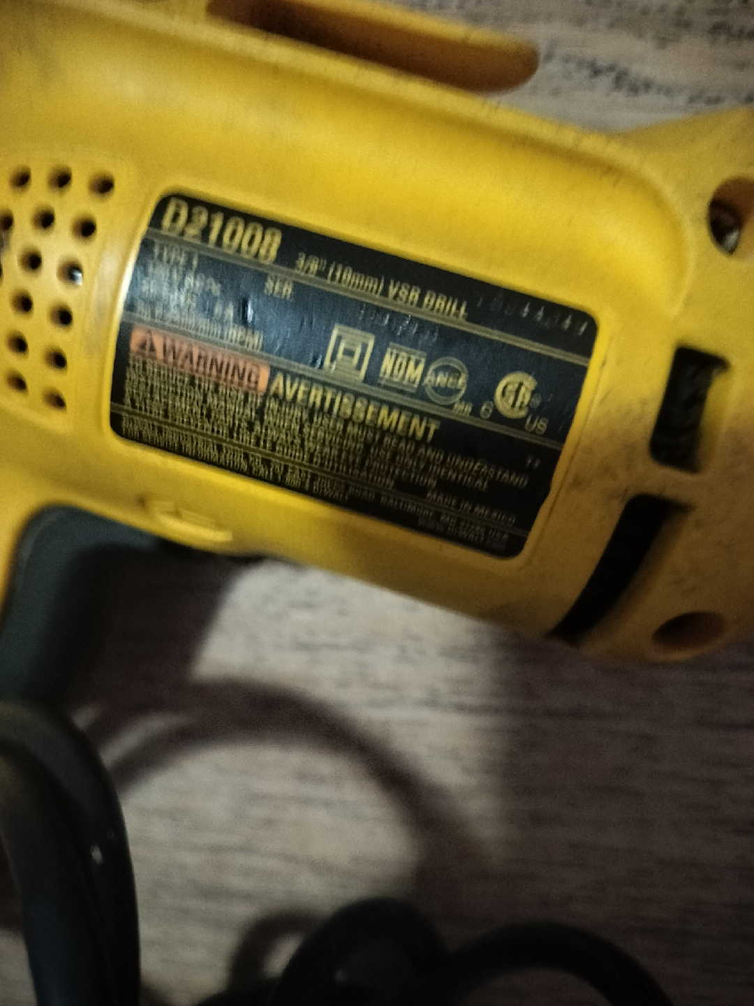 DeWalt D21008 3/8" VSR Drill - photo 2