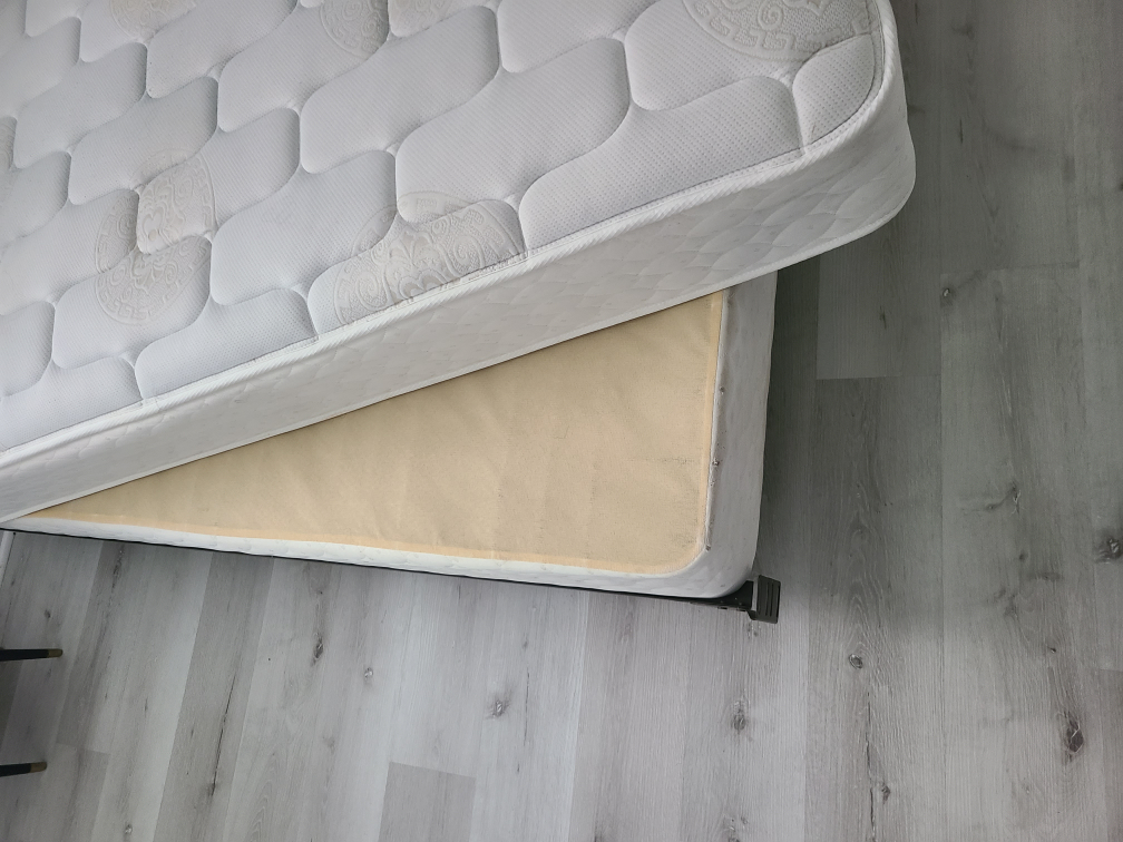 Full/QUEEN Size mattress, Box Spring and floor frame - photo 3