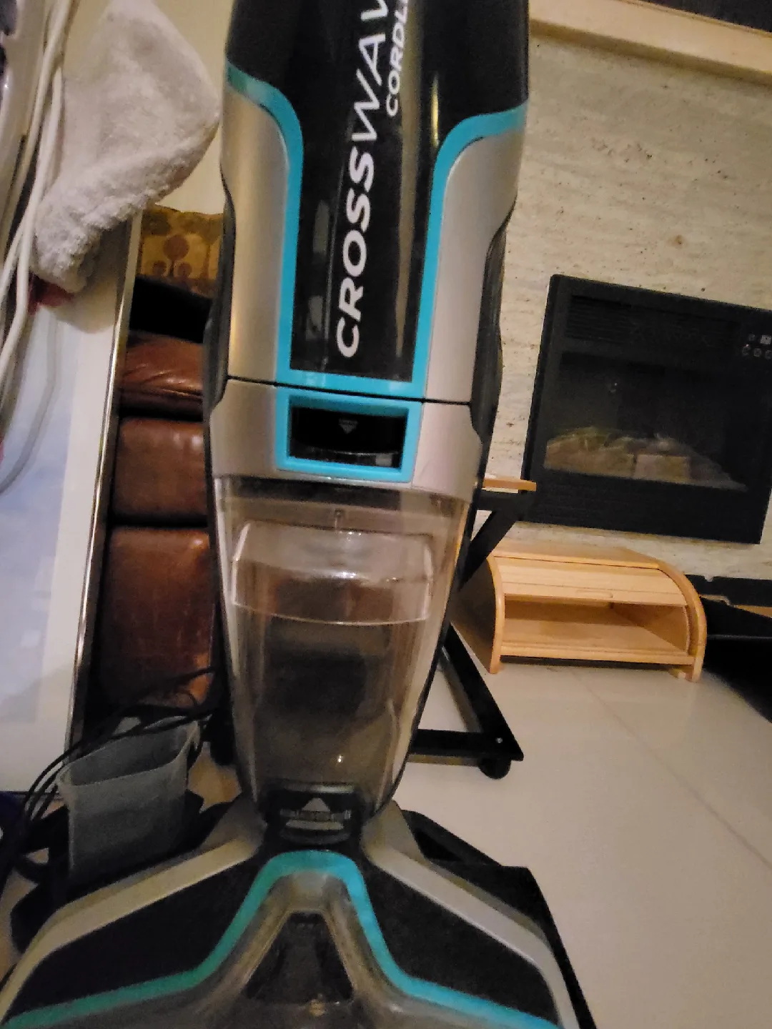 Bissell CrossWave Cordless Wet and Dry Vacuum image indicator(2)