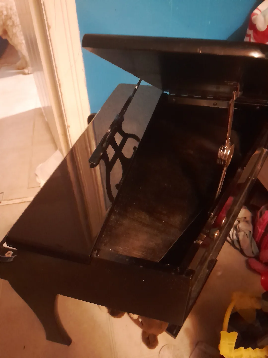 Hape Black Toy Grand Piano image indicator(5)