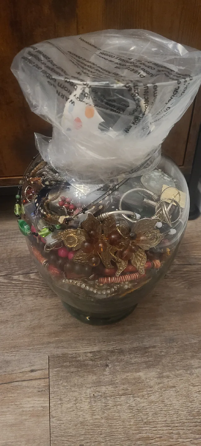 Jar of Assorted Jewellery image indicator(4)