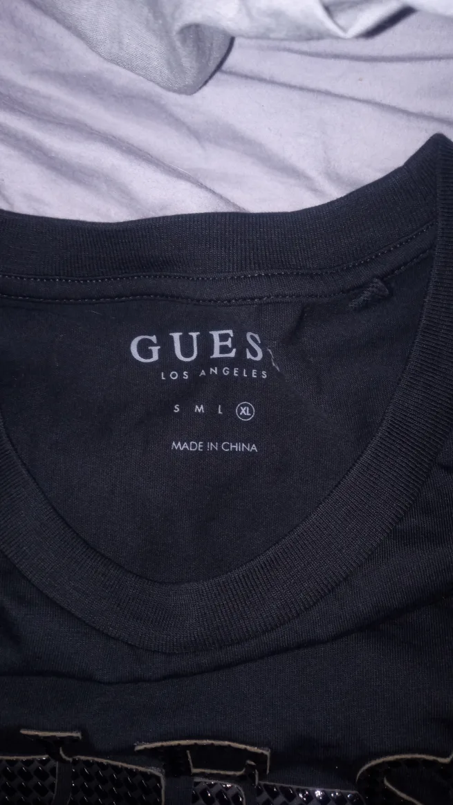 Guess Black T-Shirt - Size XL image indicator(2)