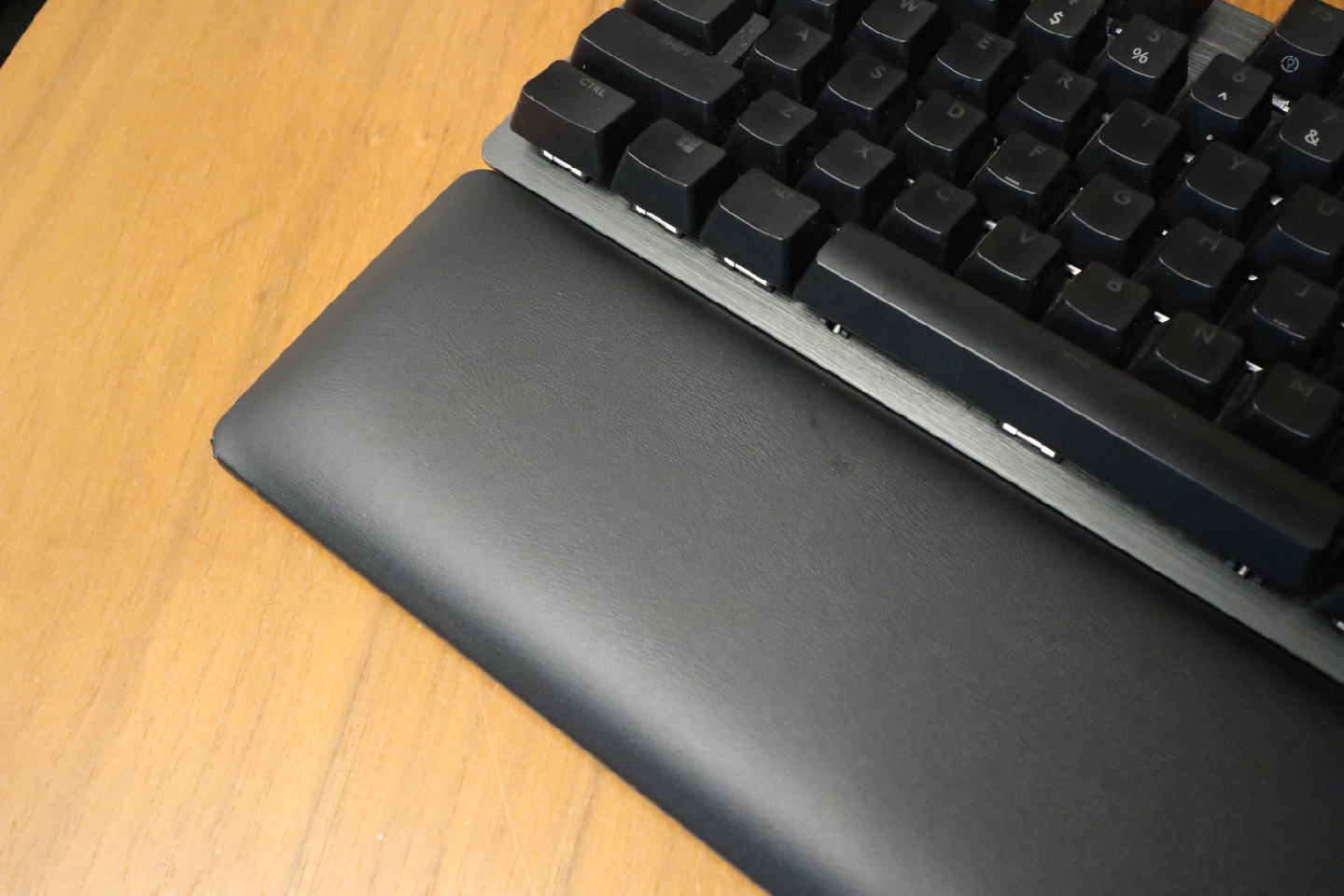 Logitech G513 RGB Mechanical Gaming Keyboard - photo 2