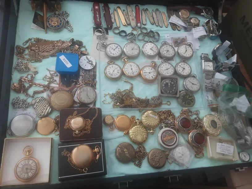selling my collection of pocket watches image indicator(2)