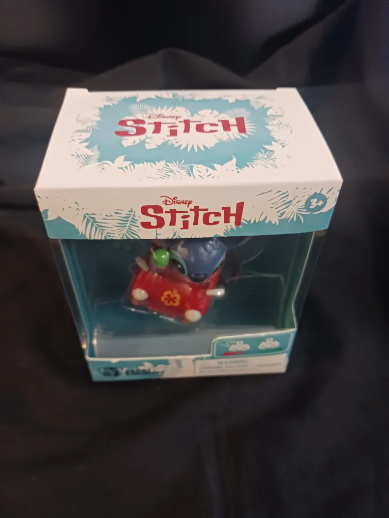 Disney Stitch Collectible Figure by Beast Kingdom image indicator(3)