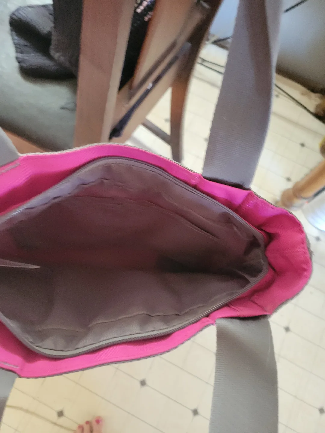 Columbia Pink & Grey Tote Bag image indicator(2)