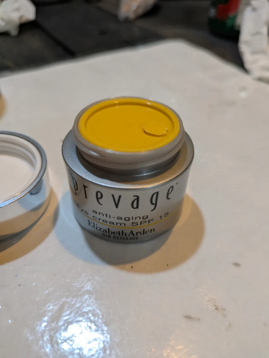 anti aging cream image indicator(2)