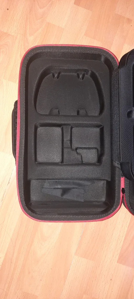 Nintendo Switch Carrying Case - Red Trim image indicator(3)