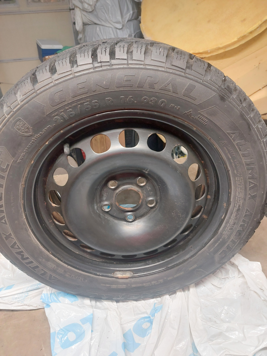 4 Winter Tires Exelent Condition 215/55 R16 - photo 2