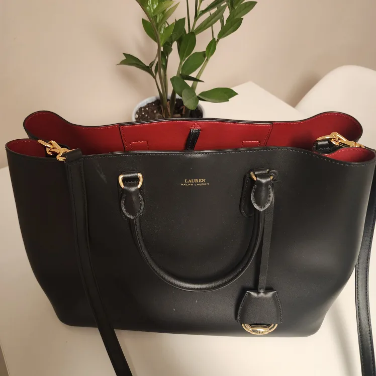 Lauren Ralph Lauren Black Leather Tote Bag image indicator(2)