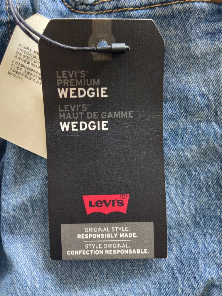 Levi's Premium Wedgie Jeans image indicator(2)