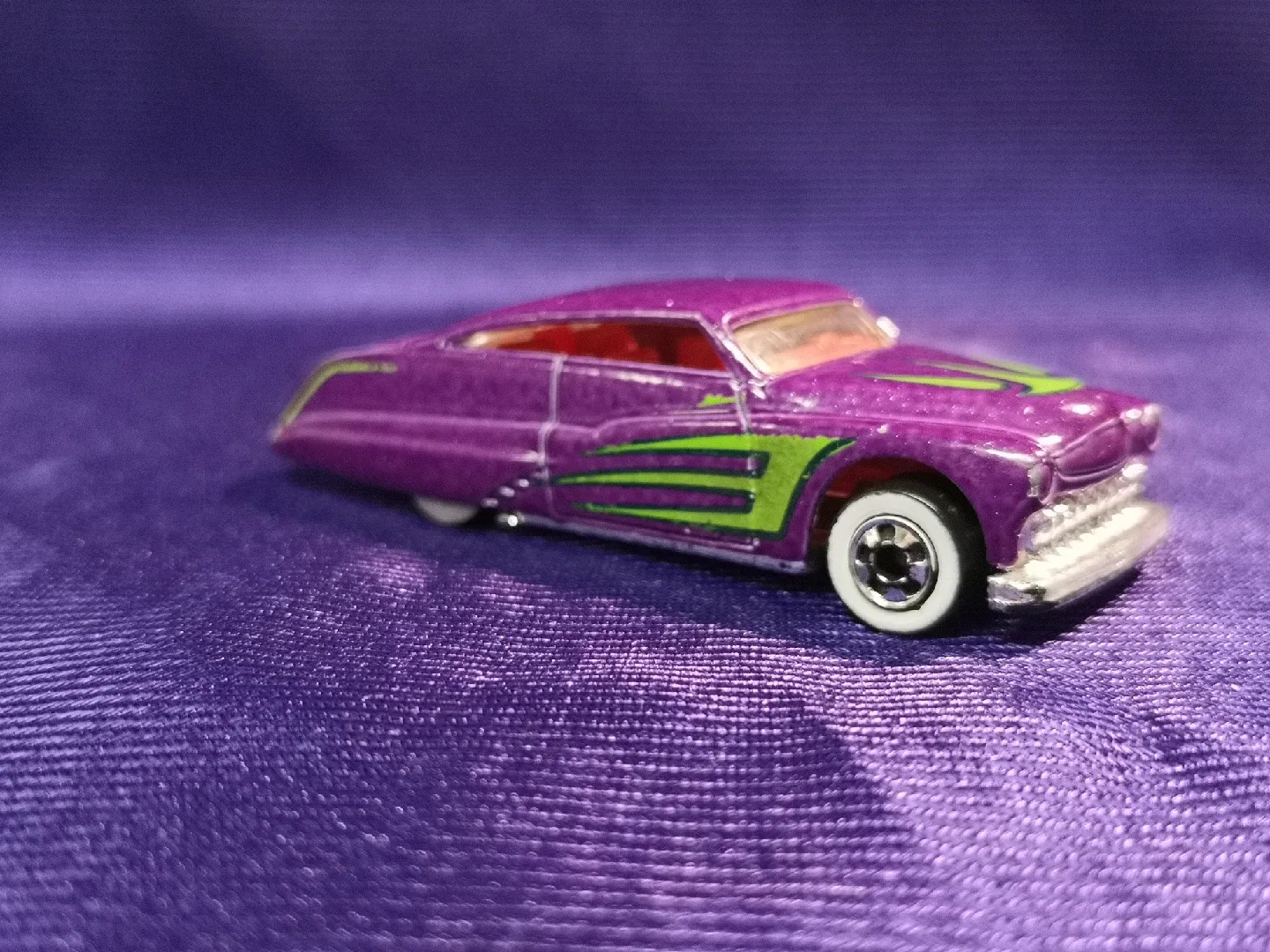 1989 Original Purple Passion ~ Hot Wheels ~ Mattel Inc. image indicator(2)