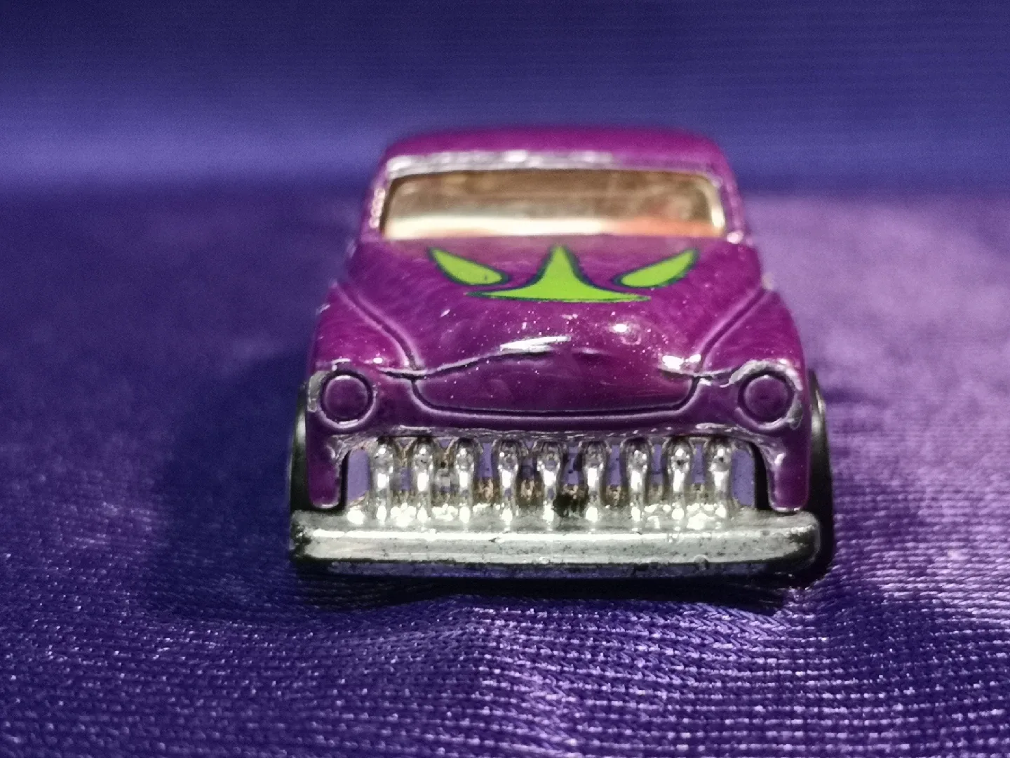 1989 Original Purple Passion ~ Hot Wheels ~ Mattel Inc. image indicator(5)