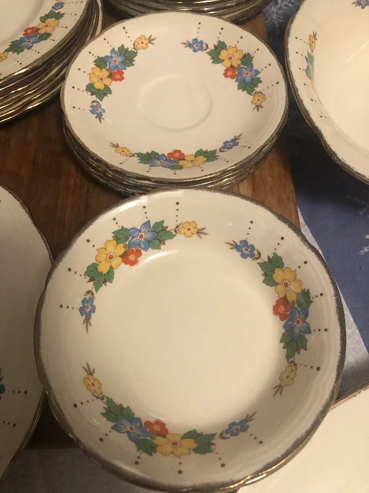 Alfred Meakin “ Royal Marigold “ Bowery 33 pc dining set image indicator(4)
