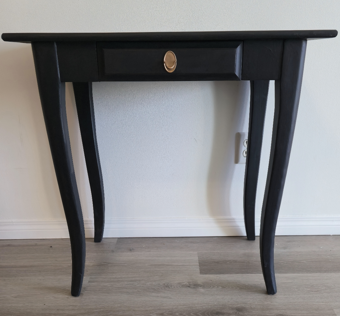 Elegant Black Console Table with Drawer – Vintage Style