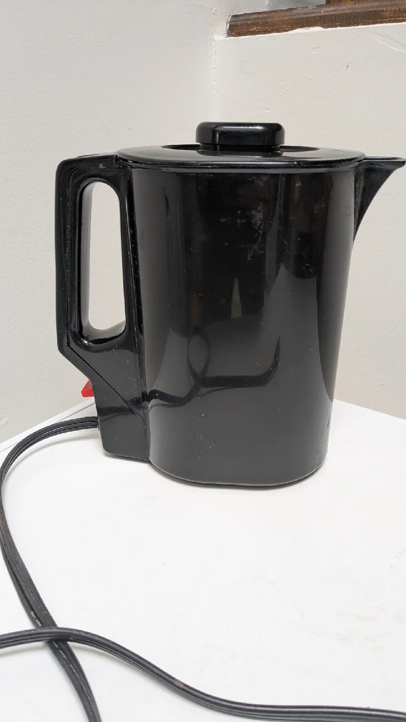 Proctor Silex Black Electric Kettle 1.7L image indicator(2)