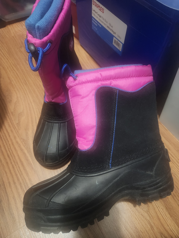 Totes Kids Action Snow Boots - Size 4M - photo 3