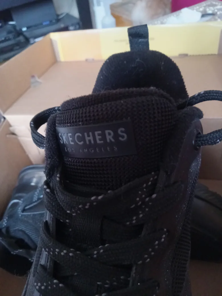 Skechers Machine Washable Sneakers - Size 7 image indicator(8)