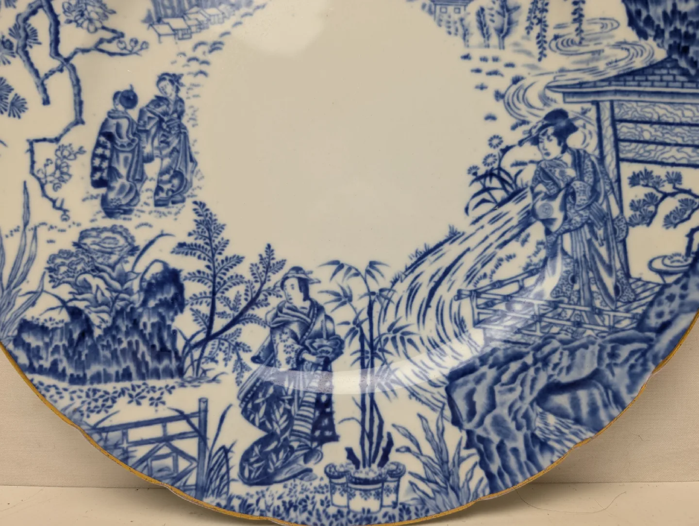 Royal Crown Derby Dinner Plate image indicator(6)