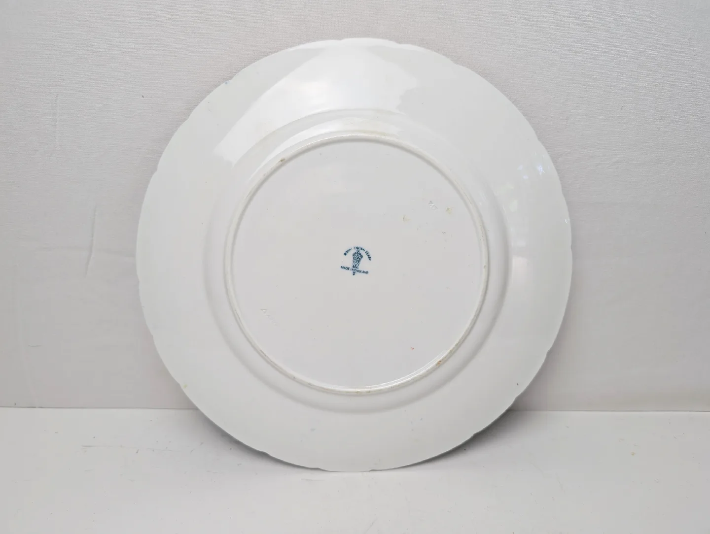 Royal Crown Derby Dinner Plate image indicator(9)