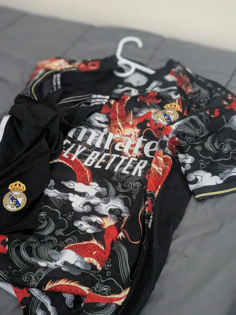 Real Madrid Mbappe #9 Dragon Jersey - XXL thumbnail