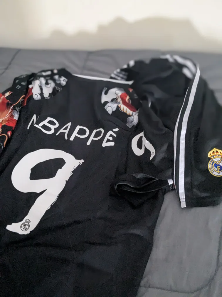 Real Madrid Mbappe #9 Dragon Jersey - XXL image indicator(3)