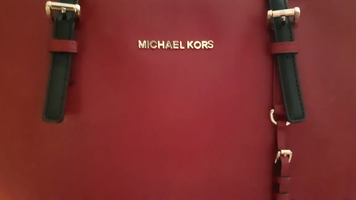 Michael Kors Jet Set Bag image indicator(2)