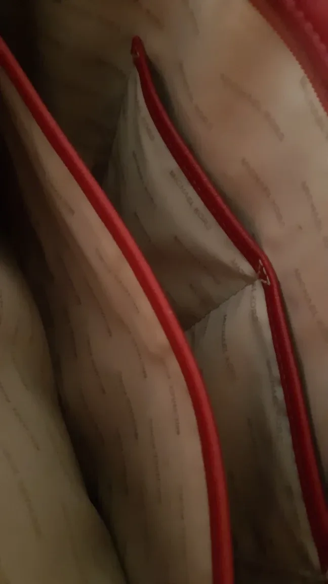 Michael Kors Jet Set Bag image indicator(6)