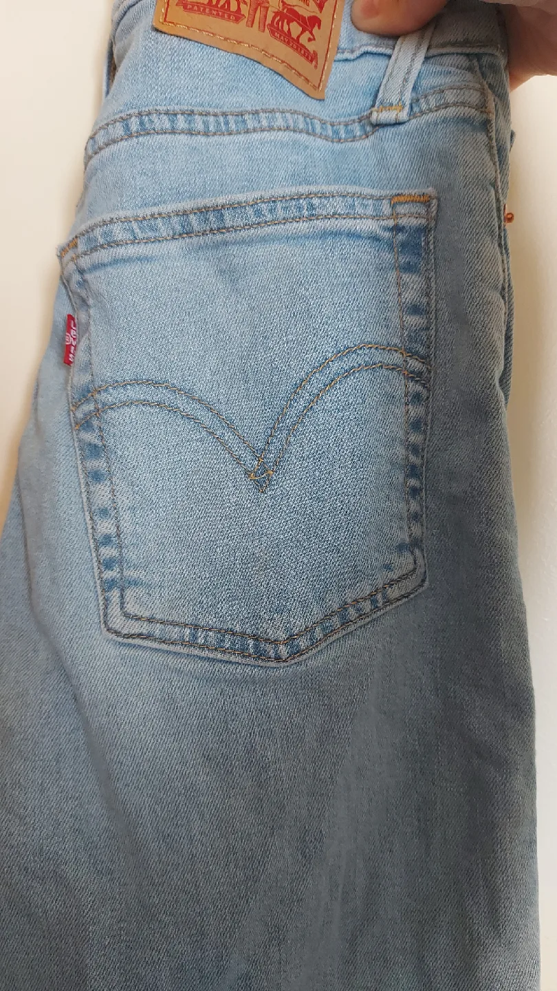 Levi's Wedgie Skinny Jeans - Size 26 image indicator(5)
