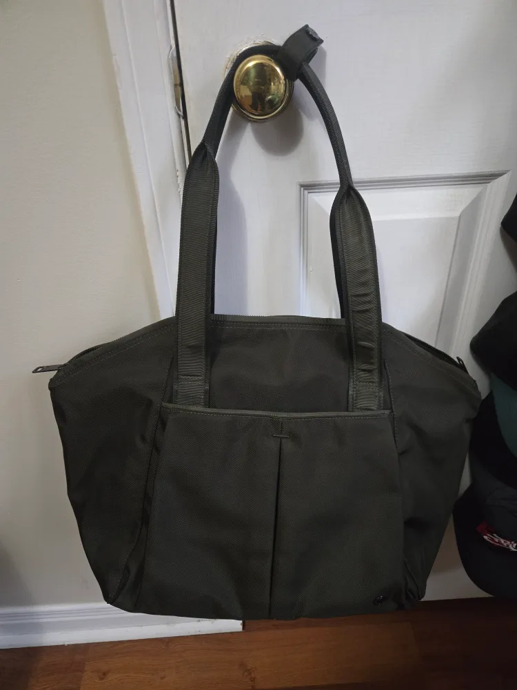Lululemon Free to Be Bag - Olive Green - O/S thumbnail