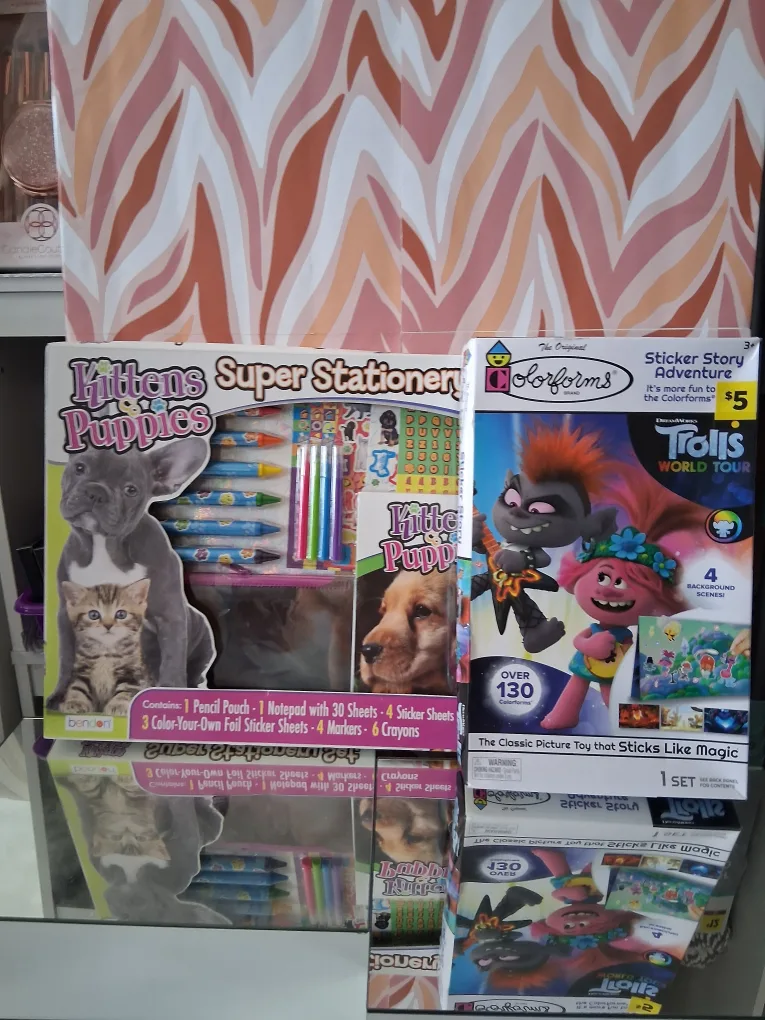 Kittens Puppies Stationery Set & Trolls Sticker Set thumbnail